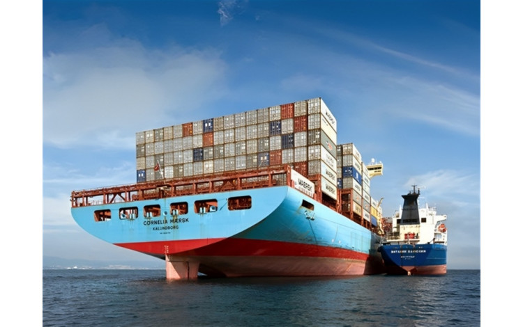 Maersk evalúa reanudar el tránsito de buques por el Mar Rojo